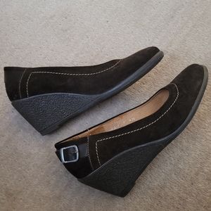 Size 37 - brown suede wedge shoes with white stiching